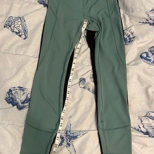 green in movement lululemon leggings size four